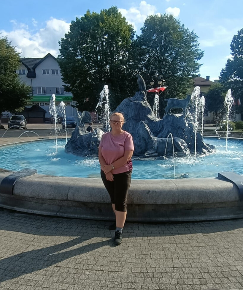 Przy fontannie zwierząt roztoczańskich